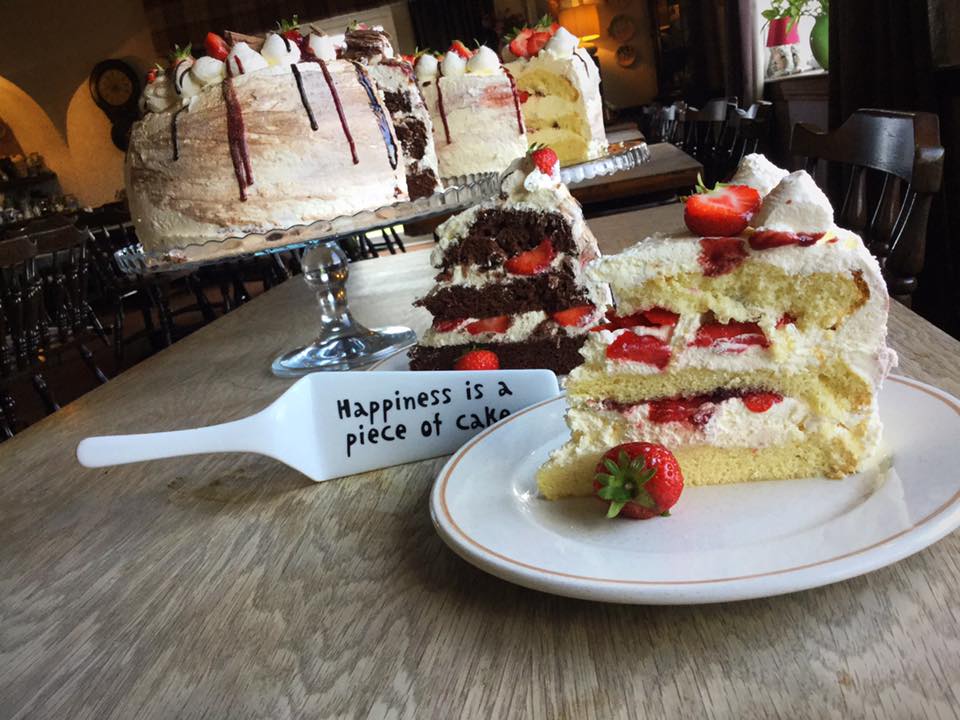 Muneroy Tearoom & Stores Southend